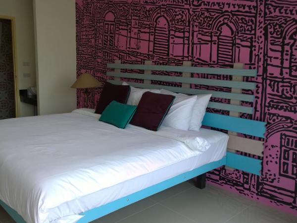 The Pho Thong Phuket : photo 6 de la chambre chambre double deluxe avec balcon