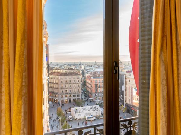 Hostal Josefina-Gran Vía : photo 3 de la chambre chambre double avec salle de bains privative