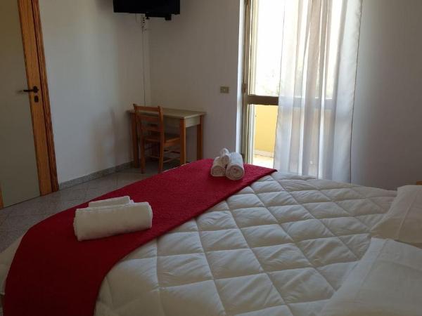 Hotel Mistral : photo 1 de la chambre chambre double avec balcon