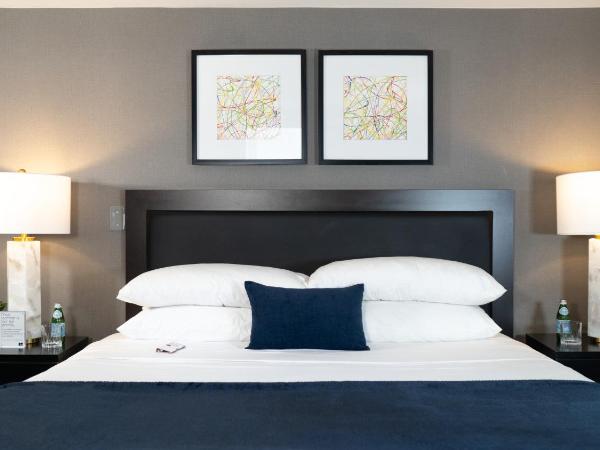 Roomza Inner Harbor at Lord Baltimore : photo 3 de la chambre chambre lit king-size supérieure