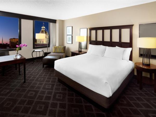 Hyatt Regency Savannah : photo 2 de la chambre chambre lit king-size - vue sur ville