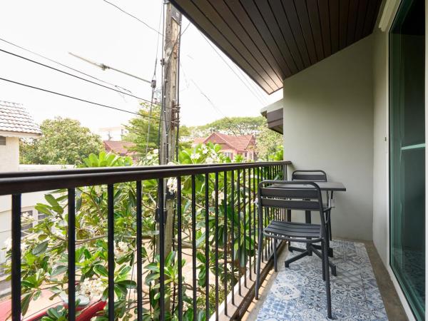 Teera villa chiang mai ทีร่าวิลล่าเชียงใหม่ : photo 1 de la chambre suite familiale avec balcon