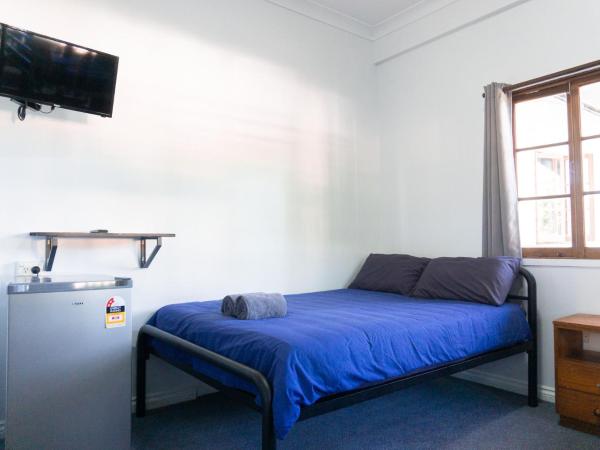 Somewhere To Stay Backpackers : photo 3 de la chambre chambre triple de luxe avec salle de bains privative