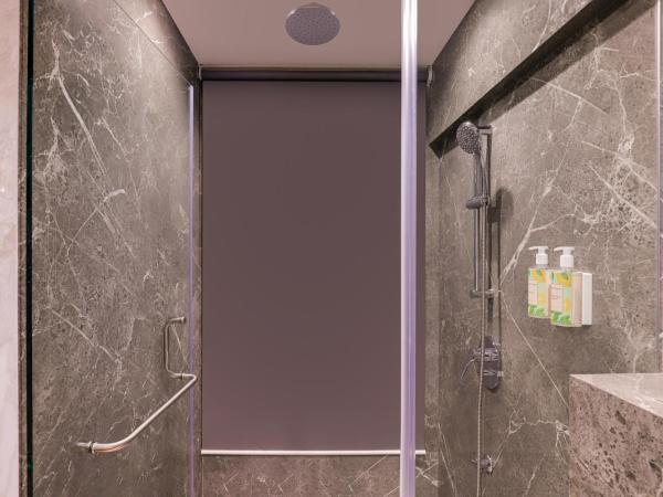 Lemon Tree Premier, Malad, Mumbai : photo 1 de la chambre  chambre lit king-size exécutive