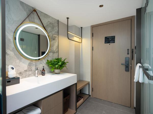 Yizhi Hotel Changgang Metro Station - Free Shuttle Bus during Canton Fair : photo 4 de la chambre chambre lit queen-size deluxe