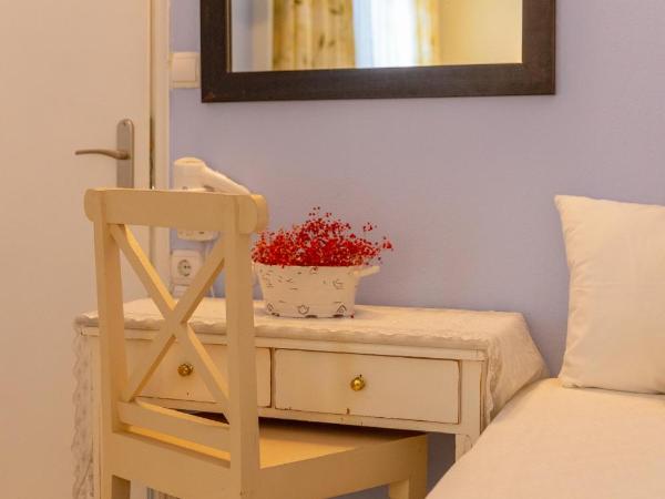 Kymata Hotel : photo 7 de la chambre chambre triple Économique