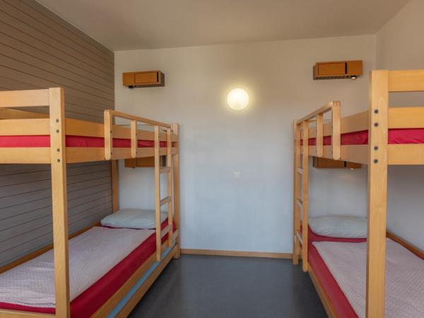 Locarno Youth Hostel : photo 3 de la chambre chambre quadruple avec salle de bains commune