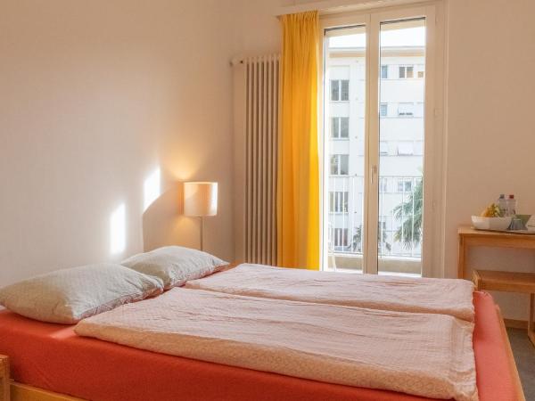 Locarno Youth Hostel : photo 2 de la chambre chambre double avec douche