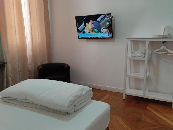 Grand Via House : photo 7 de la chambre chambre double avec salle de bains privative