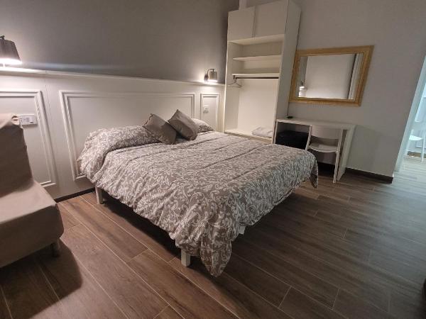 Vomero House : photo 1 de la chambre chambre double ou lits jumeaux