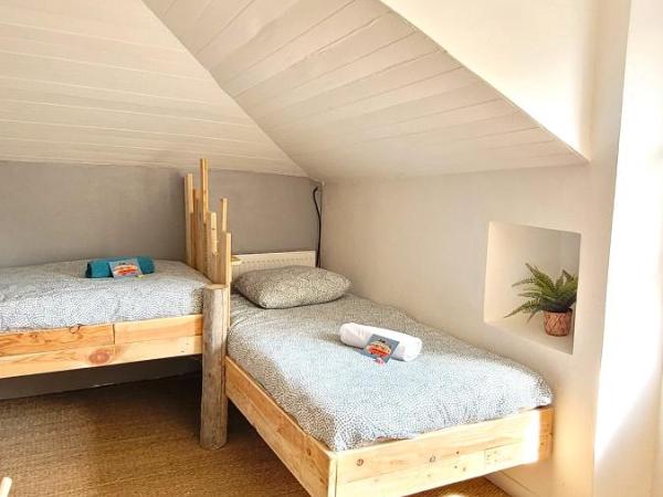 SURF HOSTEL BIARRITZ : photo 5 de la chambre lit simple dans dortoir de 4 lits