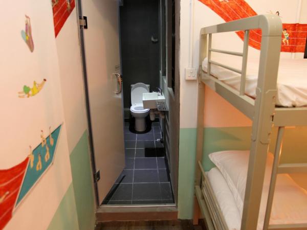 Hop Inn : photo 6 de la chambre chambre familiale