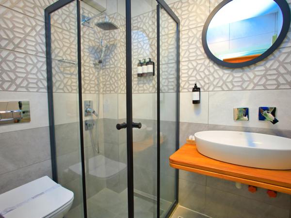 west coast boutique hotel : photo 10 de la chambre chambre double deluxe - vue latérale sur mer