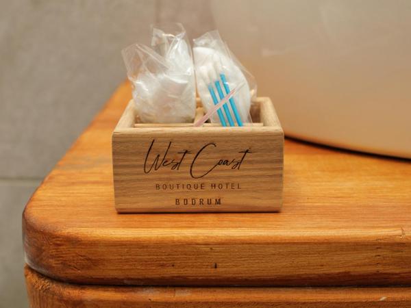 west coast boutique hotel : photo 6 de la chambre chambre double - vue sur piscine