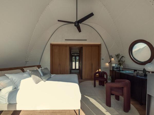 91 Athens Riviera, The Resort : photo 1 de la chambre family cabana with plunge pool