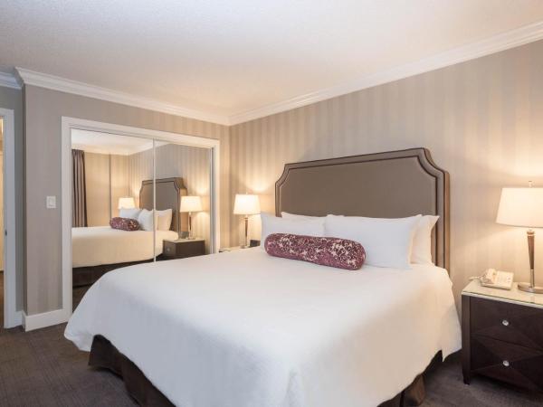 La Grande Residence at the Sutton Place Hotel : photo 2 de la chambre one bedroom sutton suite, 1 king bed, sofa bed