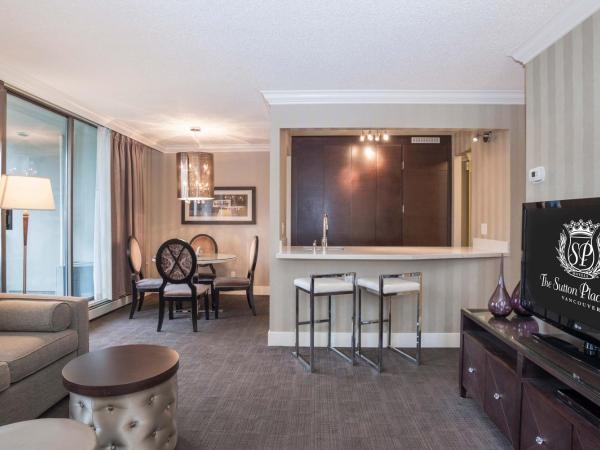 La Grande Residence at the Sutton Place Hotel : photo 6 de la chambre two bedroom sutton suite, 1 king, 1 queen, sofa bed