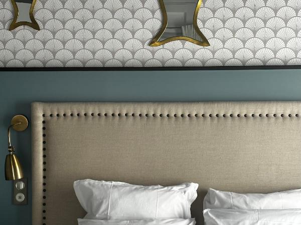 Grand Hôtel Richelieu : photo 6 de la chambre grande chambre double - vue partielle sur mer