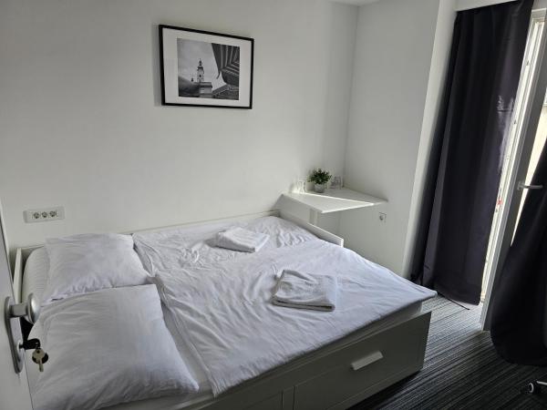 Tia Apartments and Rooms : photo 1 de la chambre chambre double Économique