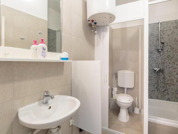 City Walls Hostel : photo 5 de la chambre lit dans dortoir mixte de 6 lits