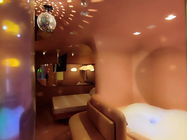 Swing Motel 1 : photo 9 de la chambre suite deluxe avec baignoire spa