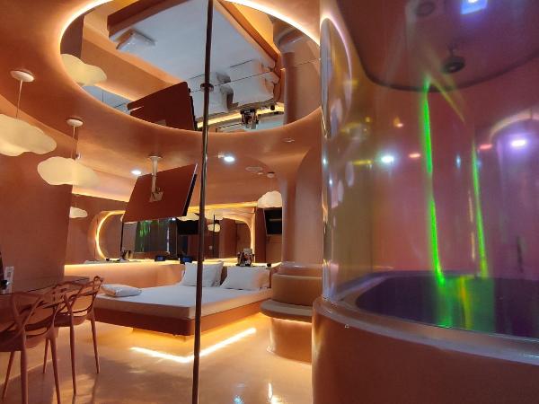 Swing Motel 1 : photo 6 de la chambre suite deluxe avec baignoire spa