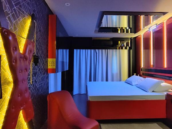 Swing Motel 1 : photo 4 de la chambre suite deluxe avec baignoire spa