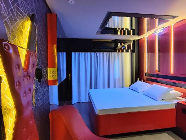 Swing Motel 1 : photo 3 de la chambre suite deluxe avec baignoire spa