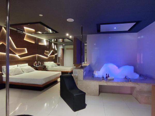 Swing Motel 1 : photo 2 de la chambre suite avec jacuzzi