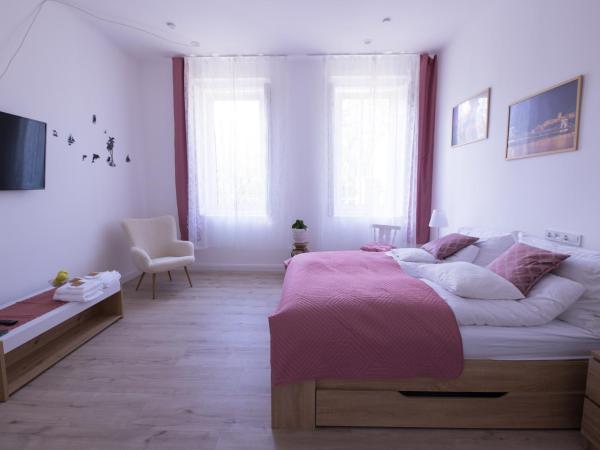 Wagner Villa 902 with free private parking : photo 3 de la chambre chambre double avec salle de bains privative