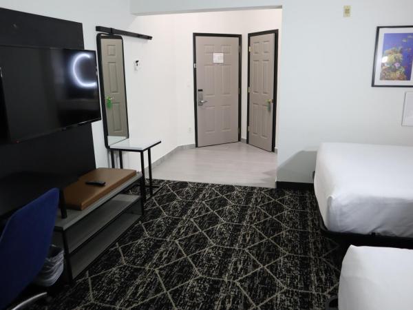 La Quinta by Wyndham Houston Bush IAH South : photo 9 de la chambre chambre double avec 2 lits doubles