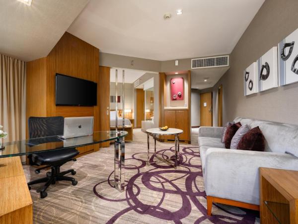 Centara Grand at Central Plaza Ladprao Bangkok : photo 5 de la chambre suite club premium deluxe lit king-size