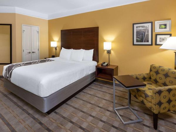 La Quinta by Wyndham Houston NW Beltway8/WestRD : photo 2 de la chambre chambre lit king-size deluxe
