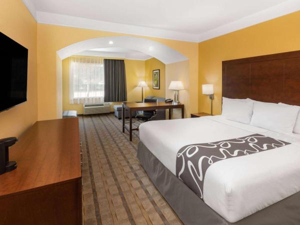 La Quinta by Wyndham Houston NW Beltway8/WestRD : photo 2 de la chambre chambre lit king-size deluxe - adaptée aux personnes à mobilité réduite/malentendantes - non-fumeurs