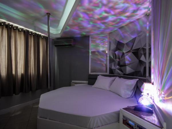 Mirage Motel Guarulhos : photo 4 de la chambre suite avec baignoire spa