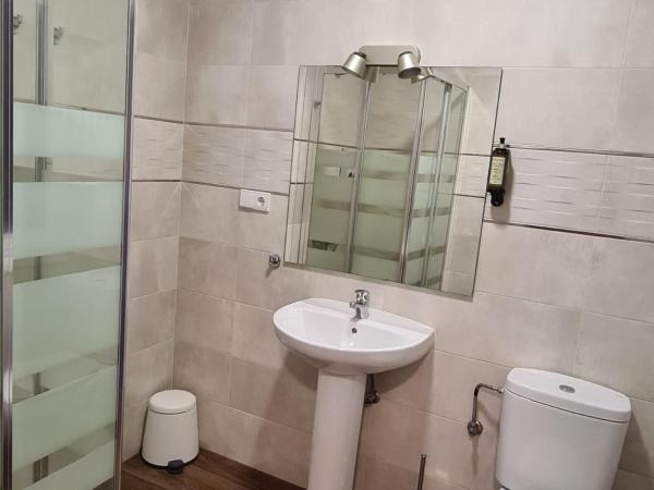 Pensión Casa Douro : photo 3 de la chambre chambre simple avec salle de bains privative