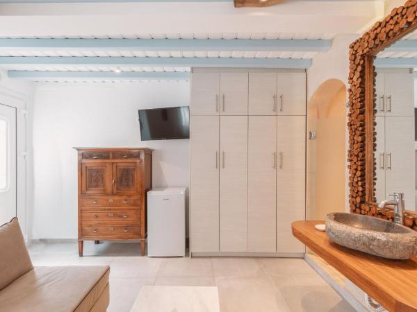 Villa Konstantin : photo 7 de la chambre suite avec baignoire d’hydromassage intérieure - vue sur mer