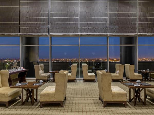 Sheraton Mendoza Hotel : photo 8 de la chambre suite 1 chambre avec 1 lit king-size