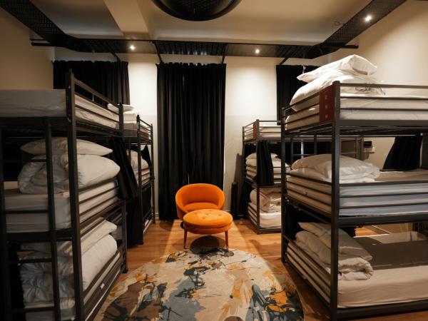Revolver : photo 3 de la chambre lit superposé dans dortoir mixte