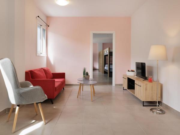 Local Hostel & Suites : photo 5 de la chambre bed in 10 female dorm