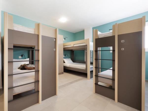 Local Hostel & Suites : photo 4 de la chambre bed in 10 men dorm