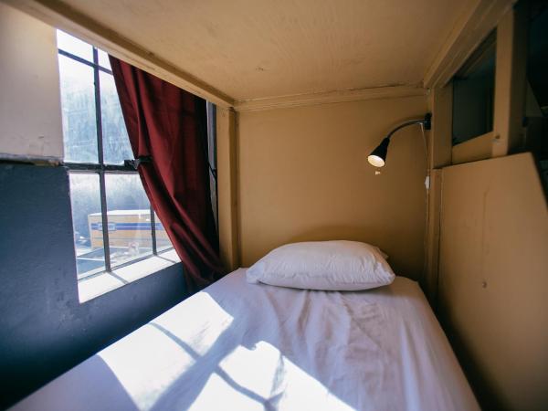 Firehouse Hostel : photo 4 de la chambre lit superposé dans dortoir mixte