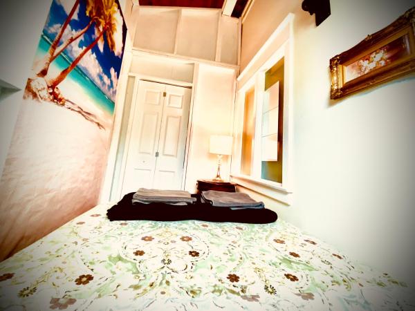 Venice Beach International Traveler Cabins - Boutique Guesthouse : photo 8 de la chambre chambre double avec salle de bains commune