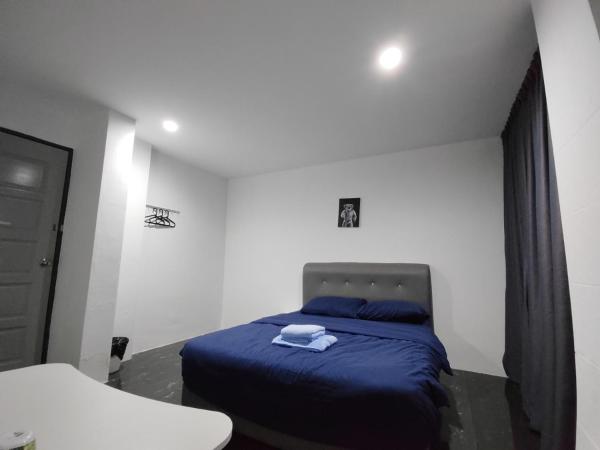 184 GURNEY DRIVE PENANG : photo 5 de la chambre chambre double avec salle de bains privative