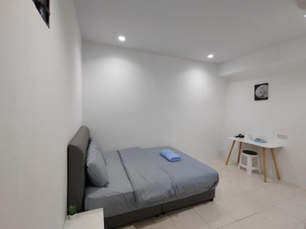 184 GURNEY DRIVE PENANG : photo 2 de la chambre chambre double avec salle de bains privative