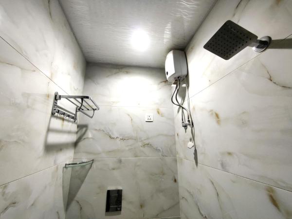 Hotel Comfy Inn : photo 3 de la chambre lit simple en dortoir