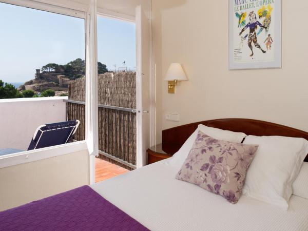 RVHotels Avenida : photo 7 de la chambre chambre double avec terrasse