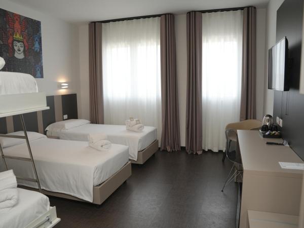 HOTEL MOSAICO : photo 10 de la chambre chambre triple