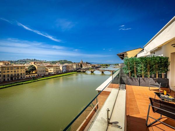 Palazzo Alfieri Residenza D'Epoca - Alfieri Collezione : photo 5 de la chambre suite deluxe avec terrasse