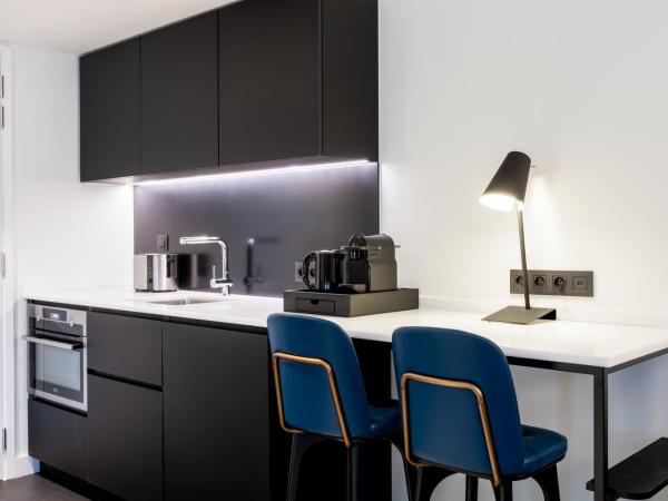 Residence Inn Ghent by Marriott : photo 2 de la chambre studio standard avec lit queen-size - vue sur cour